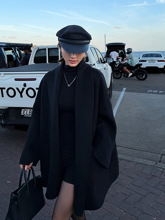 1.100% Wool 翻領大口代手工羊毛大衣